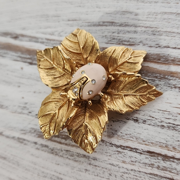 St. John vintage crystal ladybug brooch - Picture 3 of 9